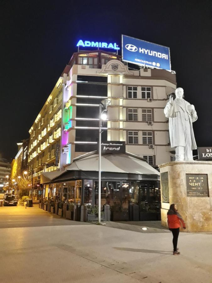 Hotel Square Escópia Exterior foto